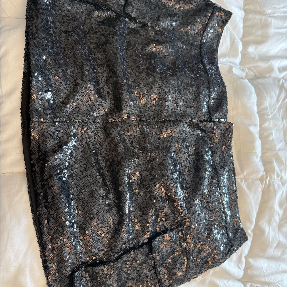 Sequin Black Skirt with pocket on the side. XL